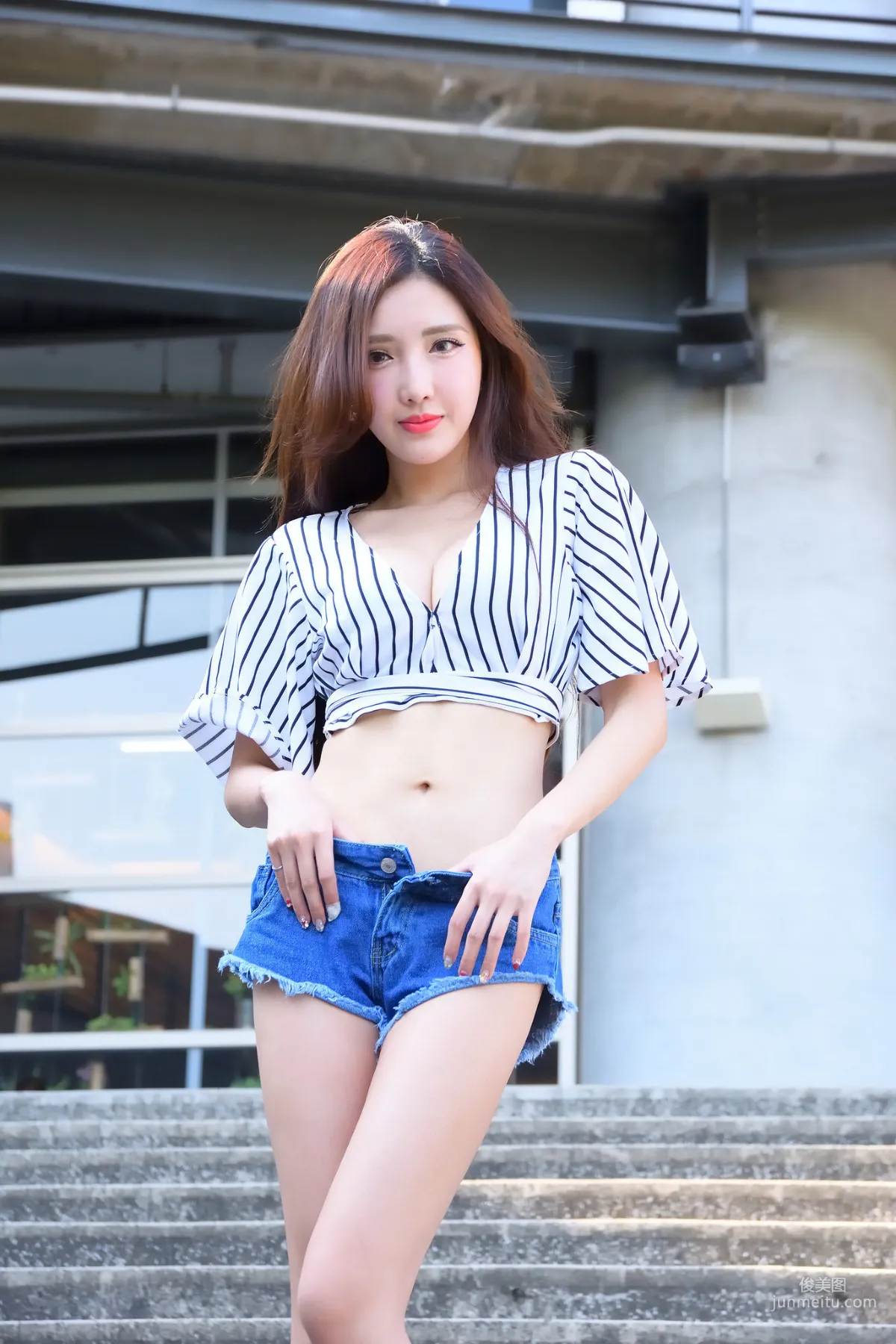 [台灣正妹] 趙芸Syuan《成熟長腿美女街拍》 寫真集 27