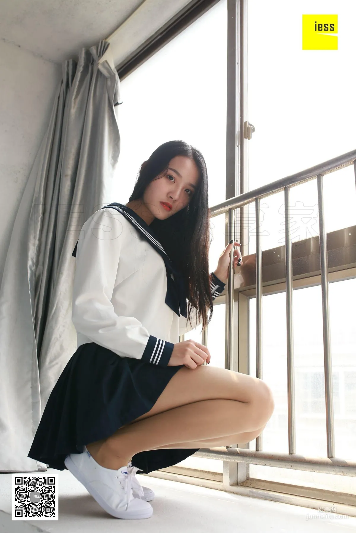 婉萍 《第一次塗指甲油的婉萍》 [異思趣向IESS] 絲享家216 寫真集 6