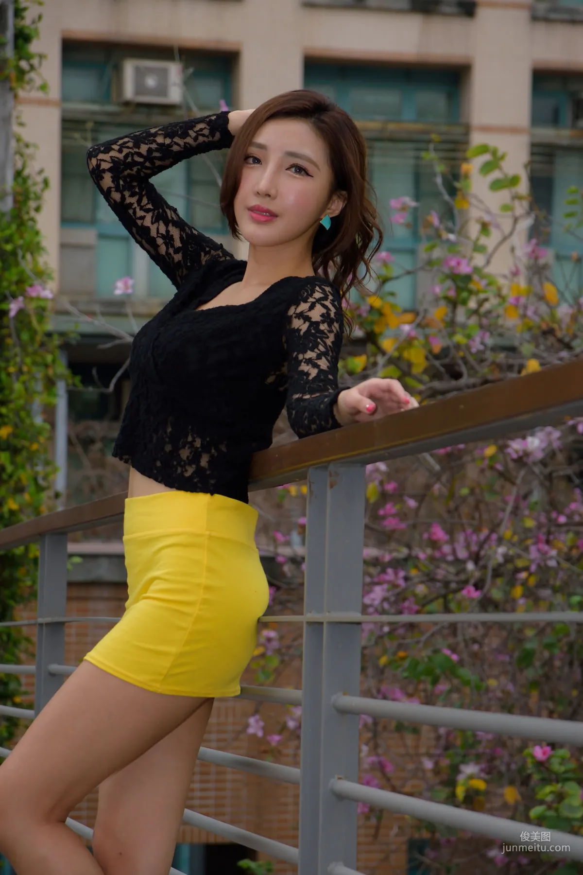 [台灣正妹] 趙芸Syuan《成熟長腿美女街拍》 寫真集 31