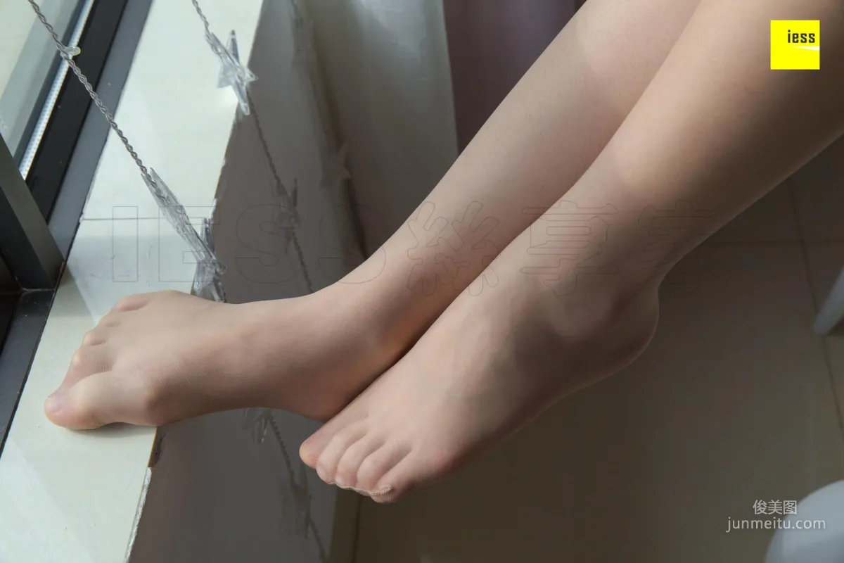 姗姗《衬衫平底鞋肉丝》 [异思趣向IESS] 丝享家247 写真集28