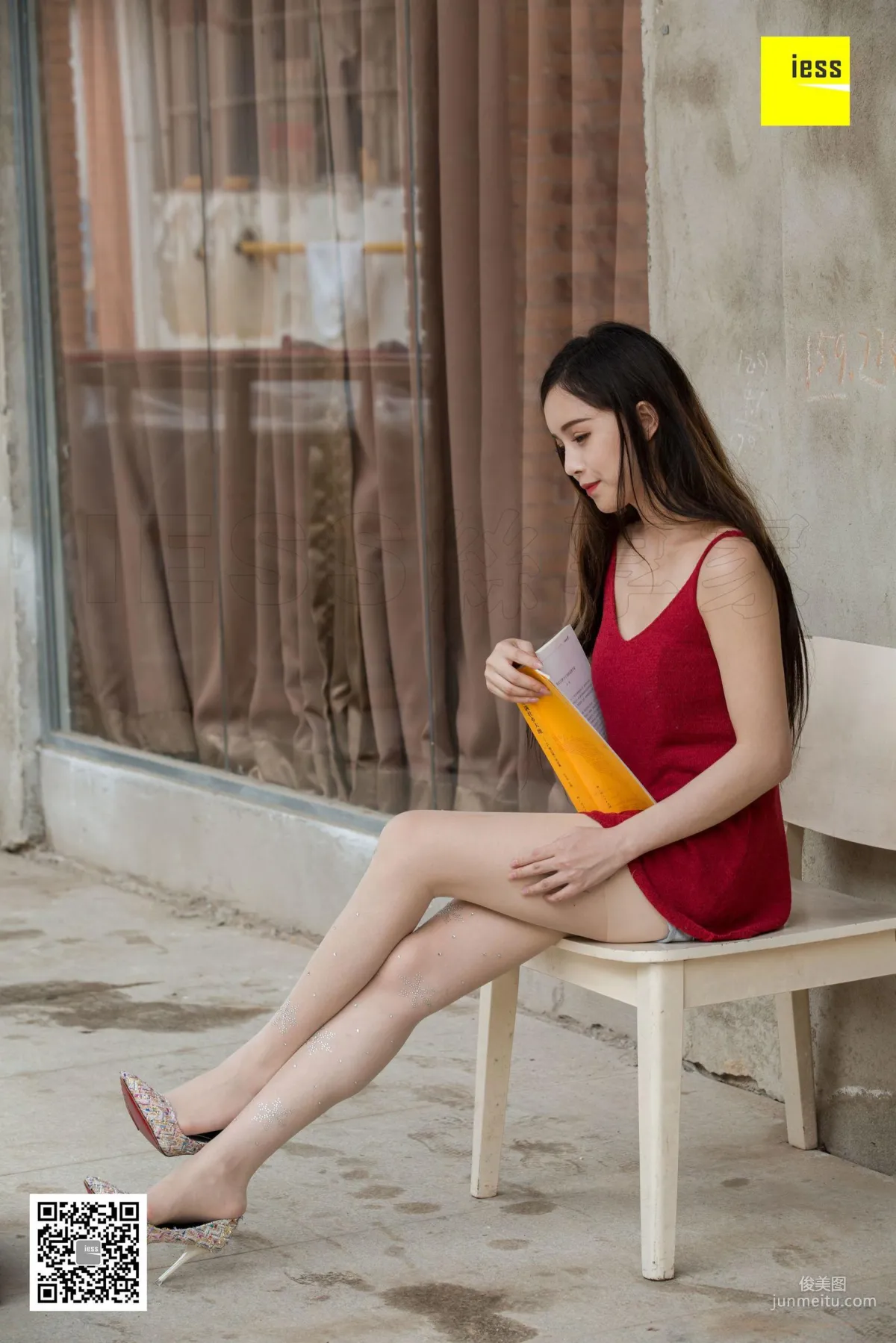 小羽《網紅的水鑽白絲》 [異思趣向IESS] 絲享家242 寫真集 16