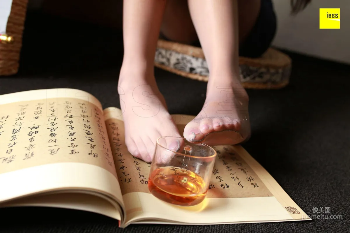 婉萍《筆情墨趣 幽幽襪香》 [異思趣向IESS] 絲享家230 寫真集 88