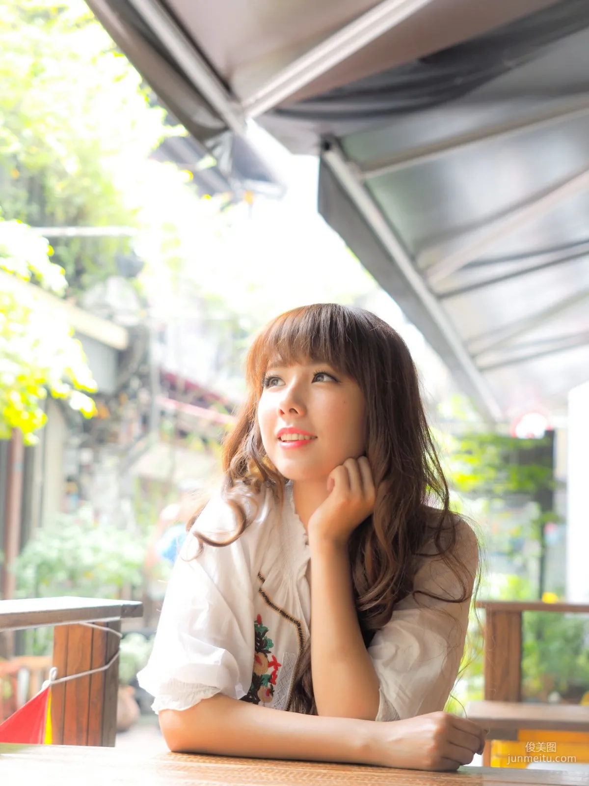 [台灣女神] 捲捲《東區街拍》寫真集 23