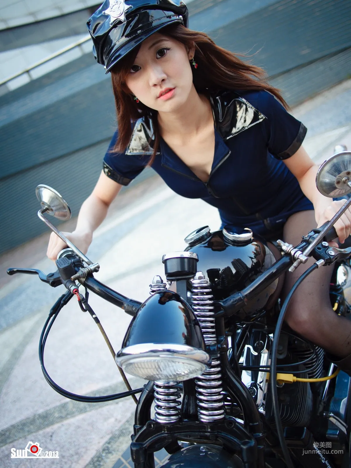 [台灣女神] 林茉晶 - 哈雷女警與空姐 寫真集 15