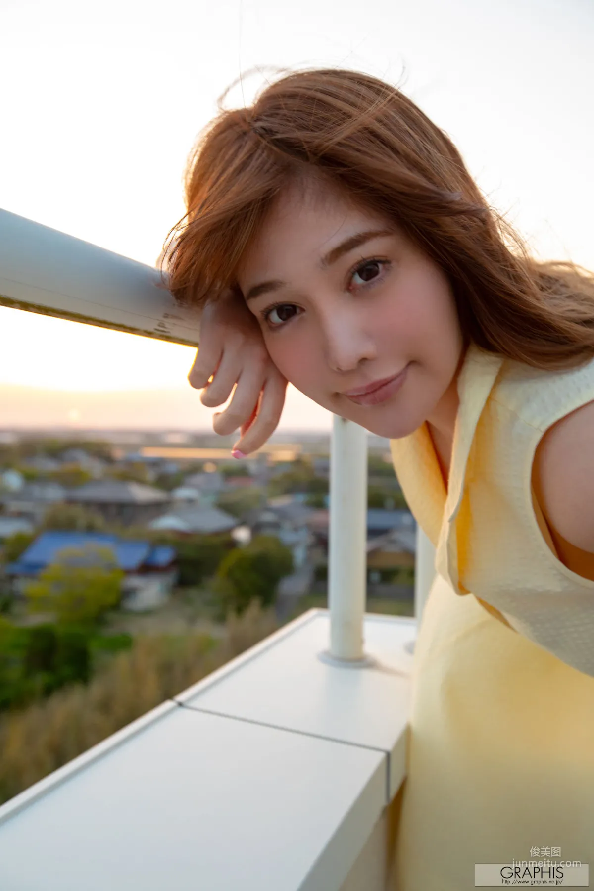 [Graphis] First Gravure 初脫ぎ娘 益坂美亜 Mia Masuzaka 寫真集 56