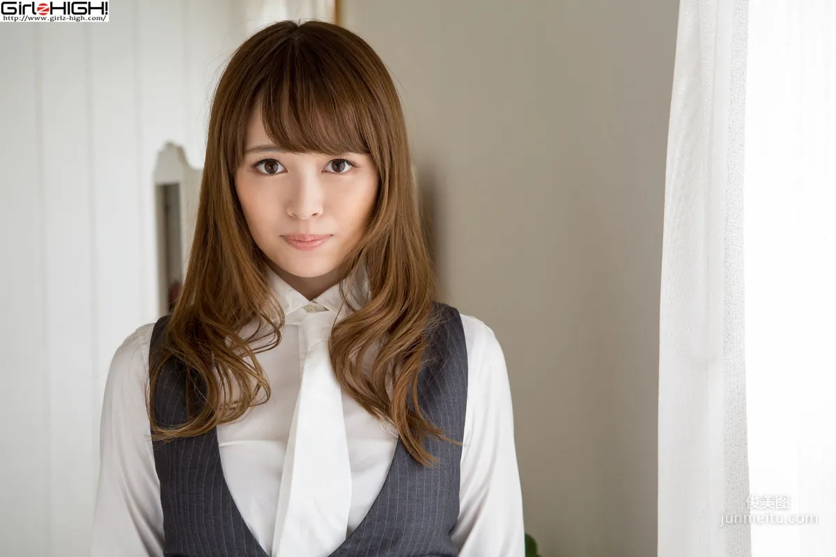 葉山みおり《僕たち（私たち）お尻だ～いすき！》ロングスカート [Girlz-High] 写真集3