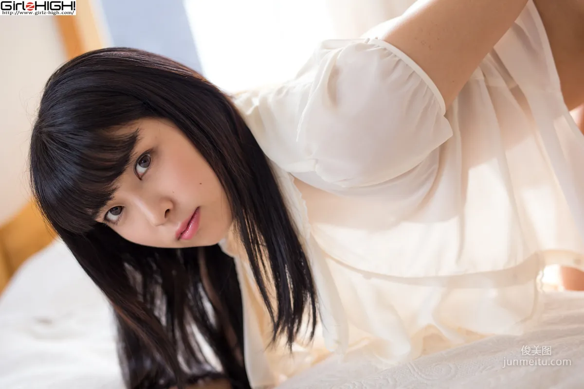 望月みはる《はじめまして》 ピンク眼帯ビキニ [Girlz-High] 写真集2