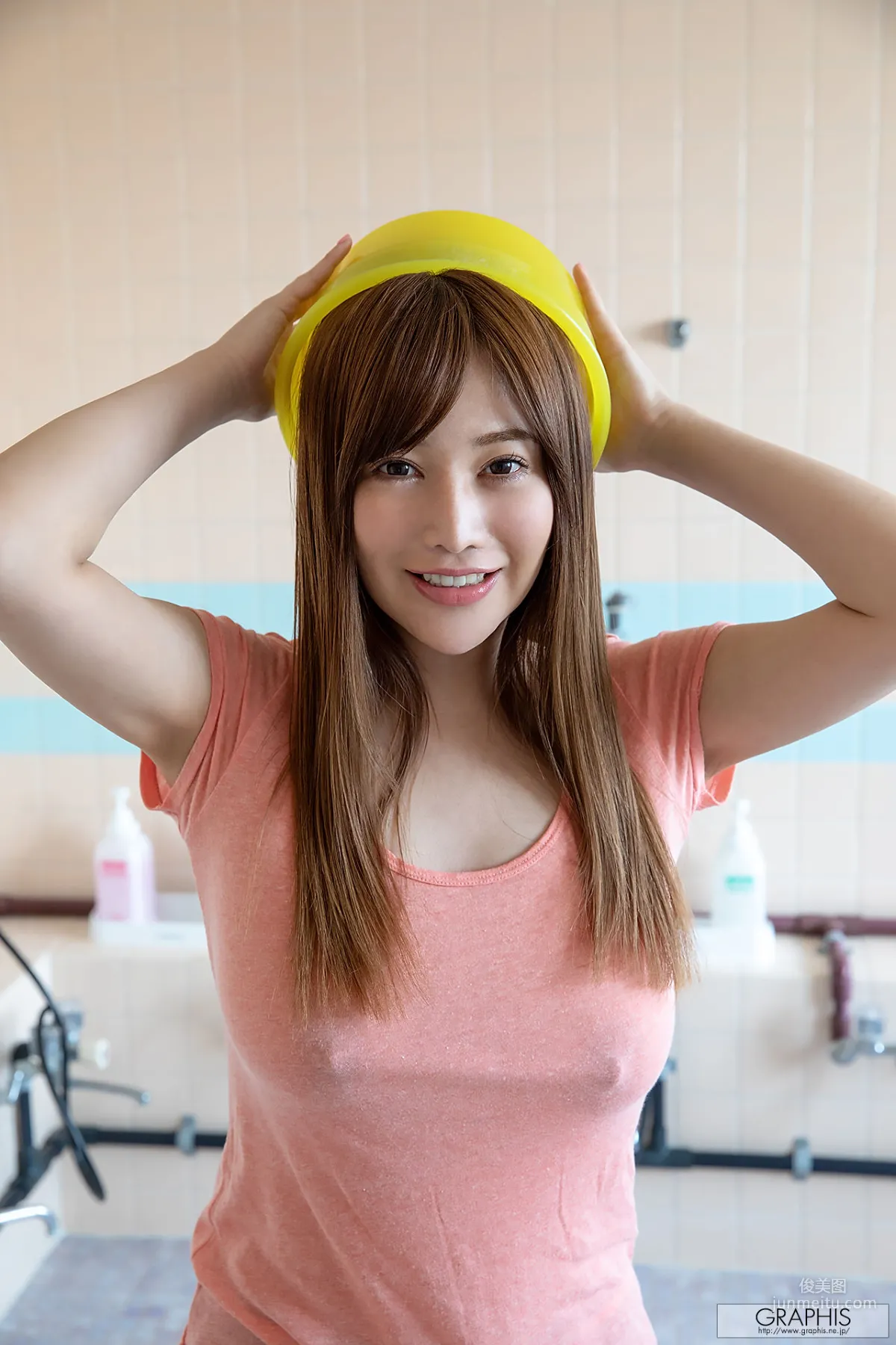 [Graphis] First Gravure 初脫ぎ娘 益坂美亜 Mia Masuzaka 寫真集 14