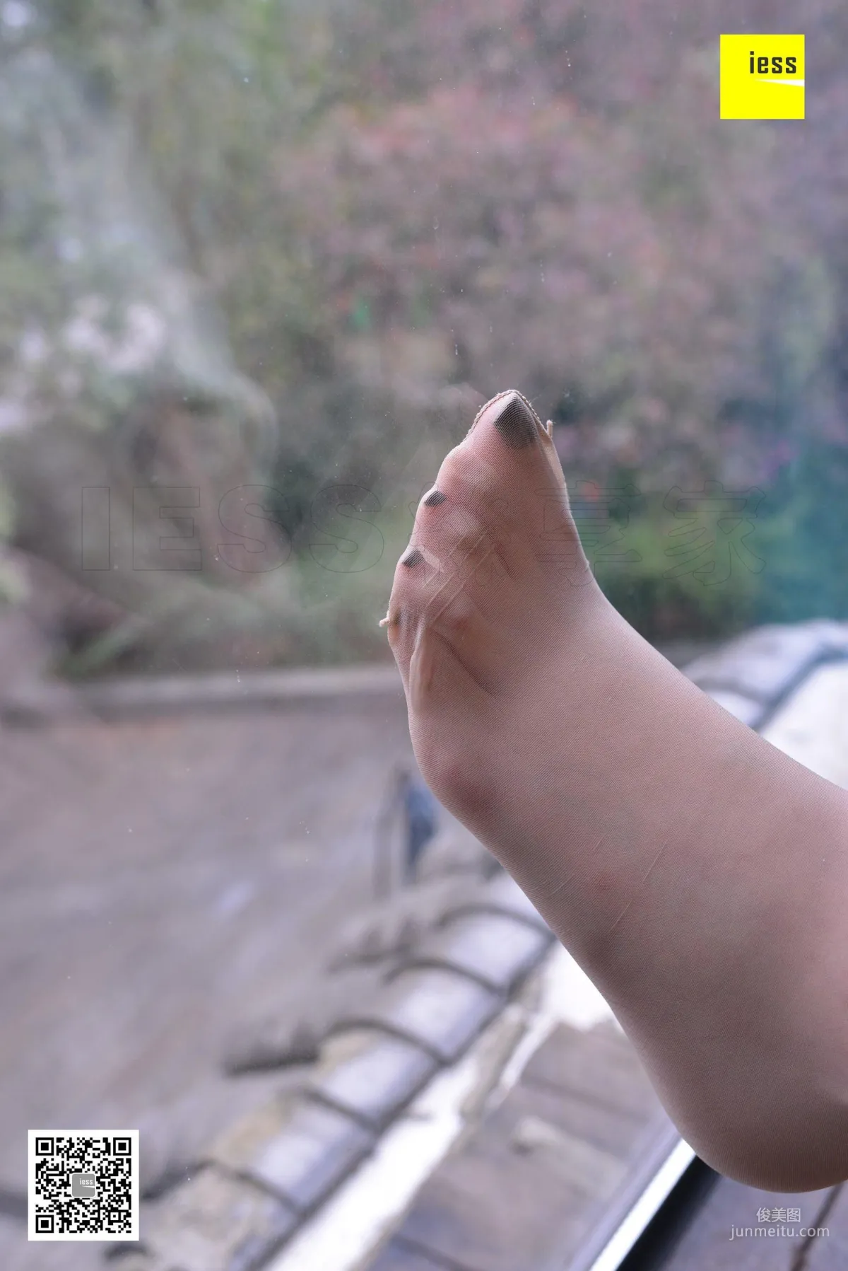 紫紫《透視高跟裡的趾縫》 [異思趣向IESS] 絲享家252 寫真集 82
