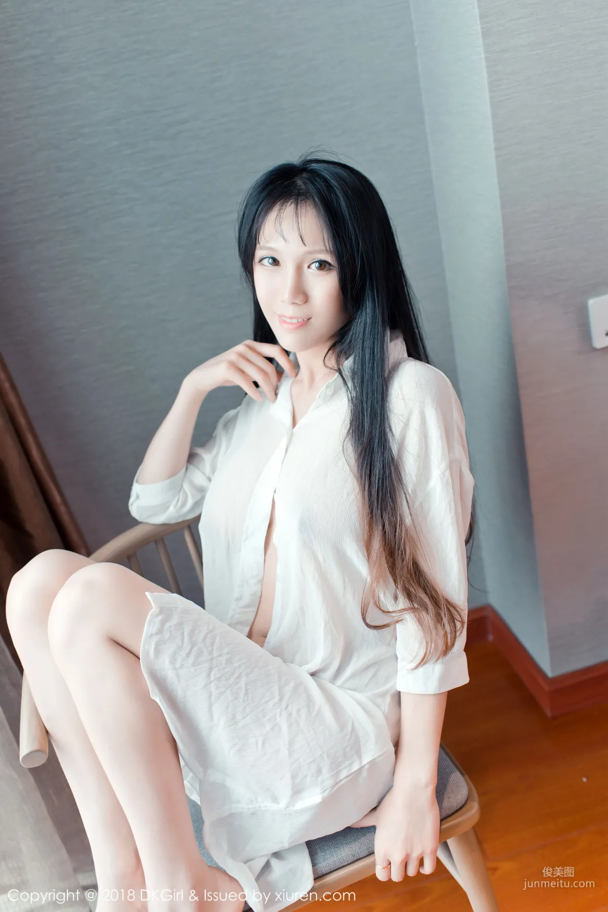 李可可《童顔巨乳，F乳真空演繹》 [禦女郎DKGirl] Vol.070 寫真集 4
