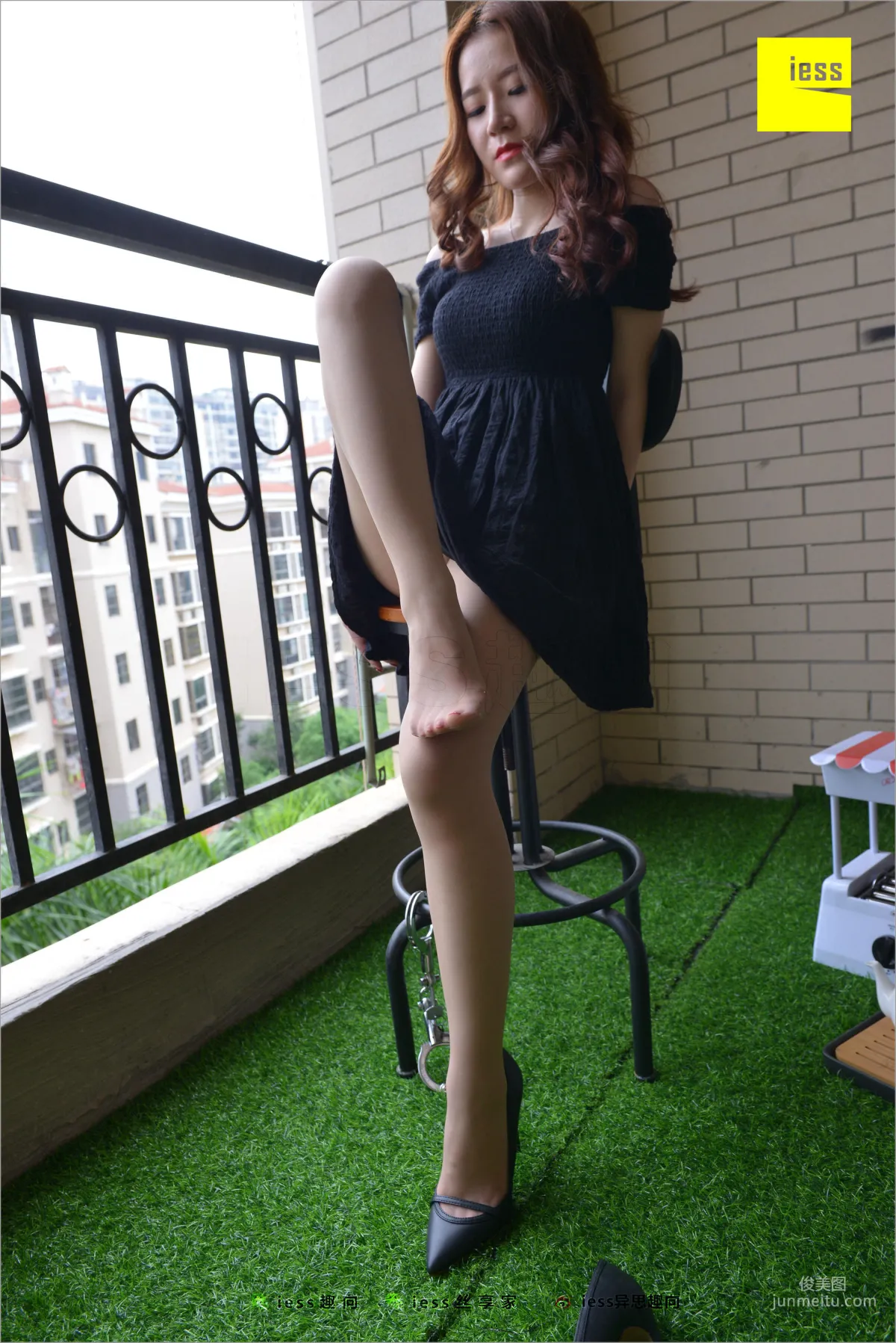 名利姐《上上下下的享受》 [異思趣向IESS] 絲足便當234 寫真集 39