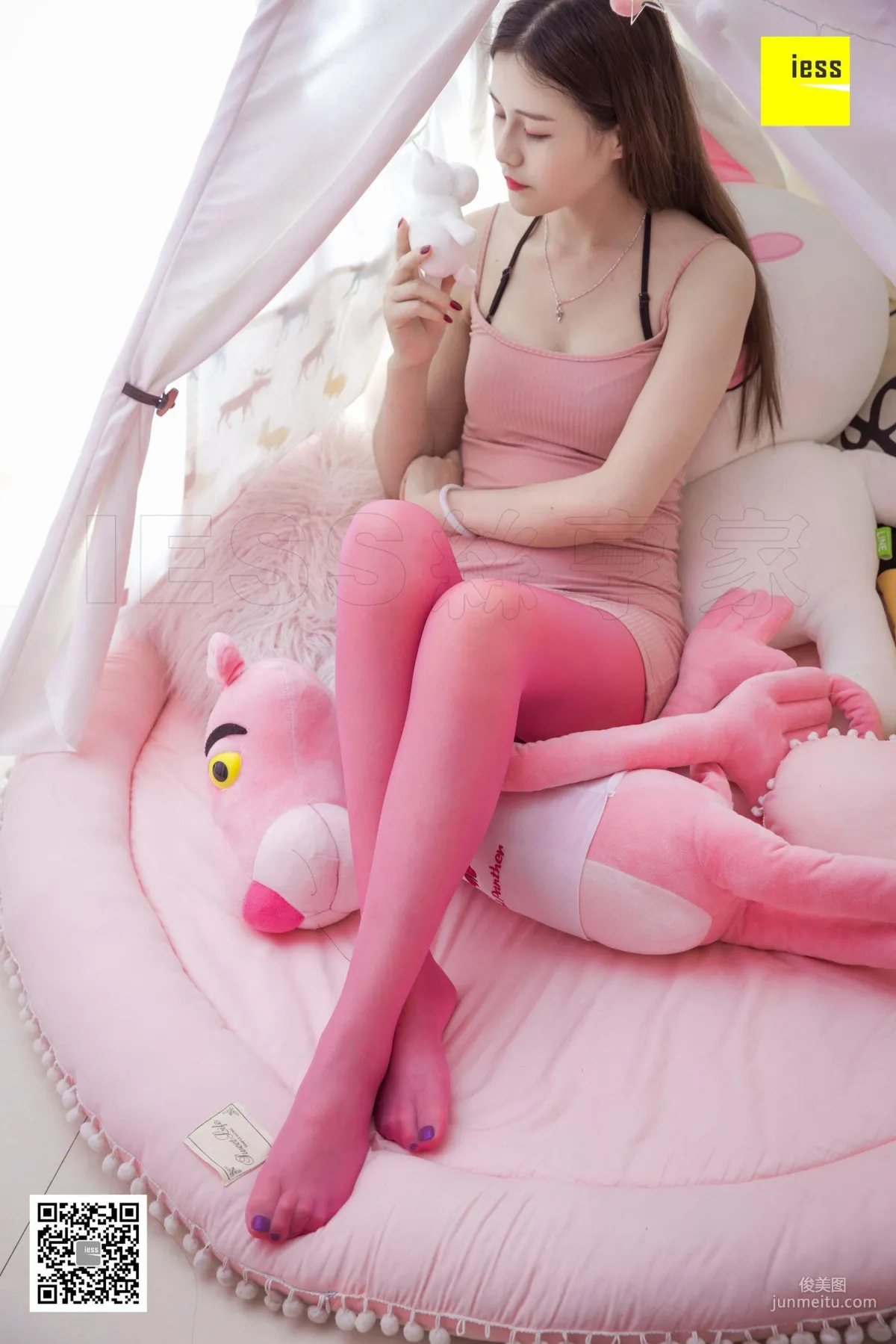九妹《九妹的彩色襪子》 [異思趣向IESS] 絲享家255 寫真集 46
