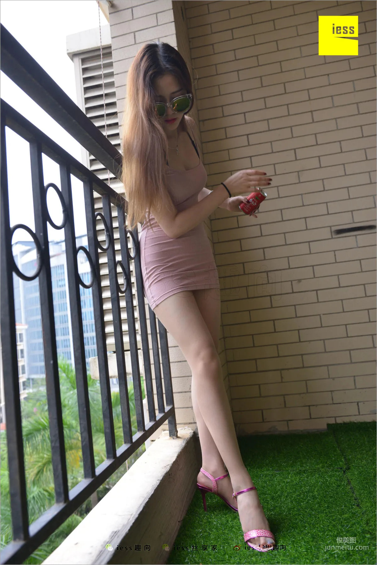 九妹 《九妹的緻命一擊》 [異思趣向IESS] 絲足便當240 寫真集 66