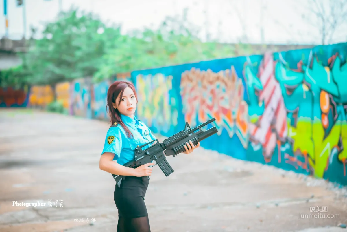 [台灣正妹] 賴筱菁《中彰橋下》(女警黑絲） 寫真集 28