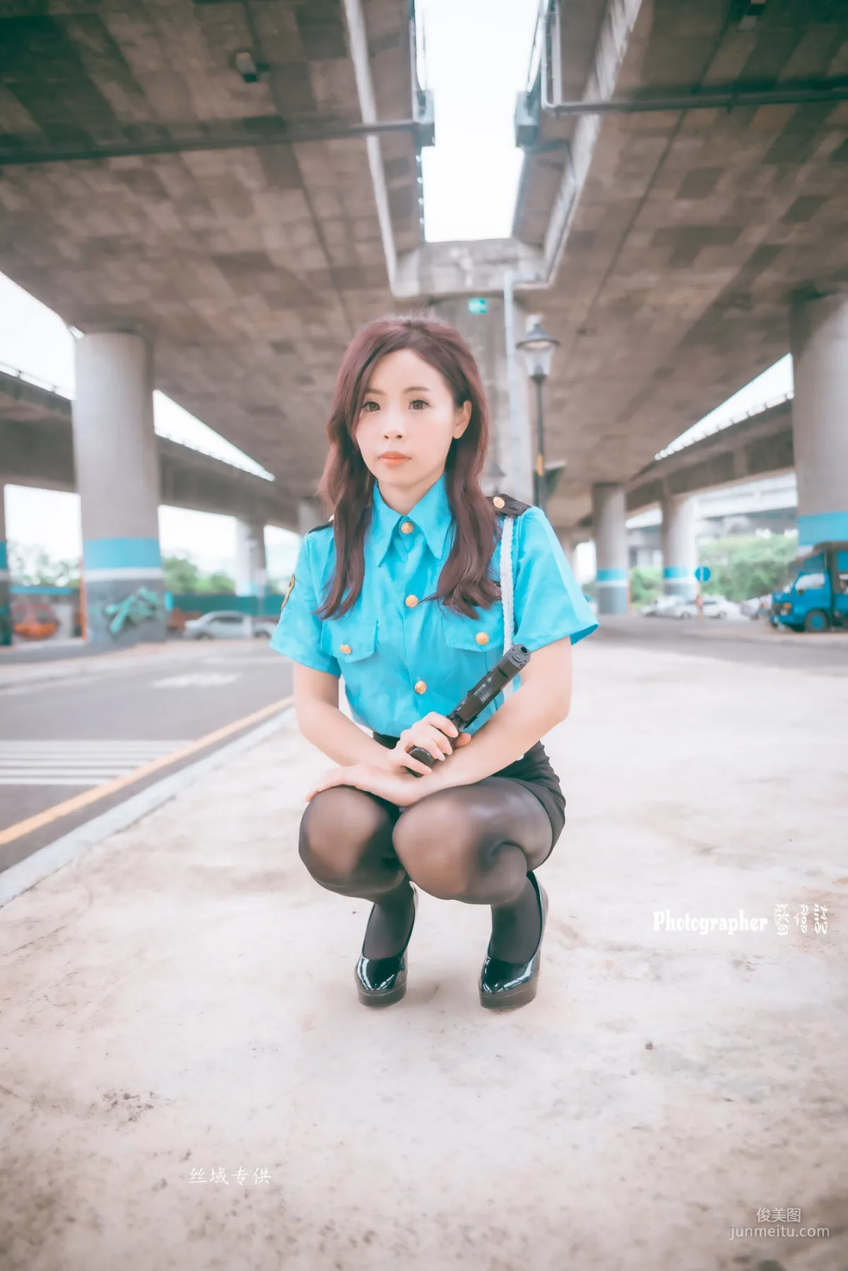 [台灣正妹] 賴筱菁《中彰橋下》(女警黑絲） 寫真集 47