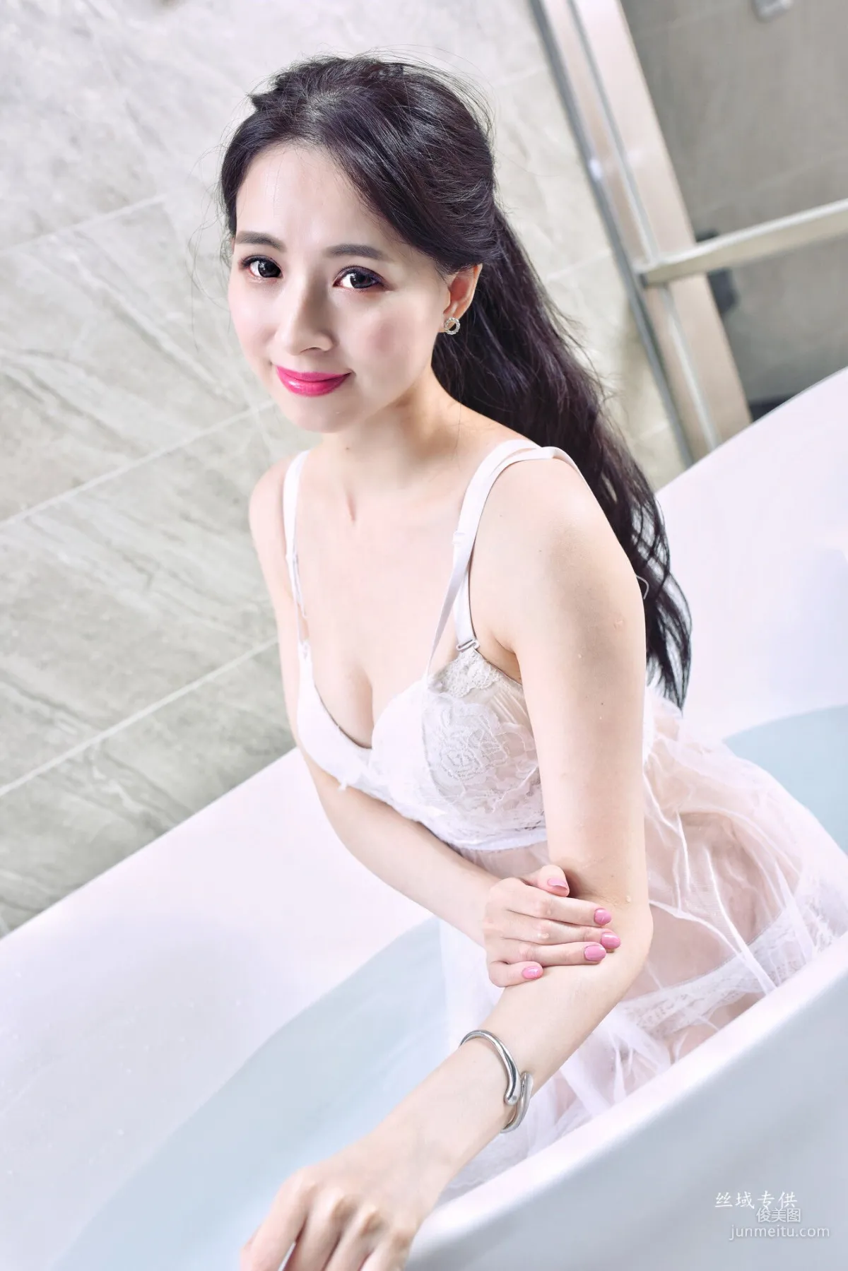 [台灣正妹] 雪菁《棚拍三套服裝》 寫真集 45