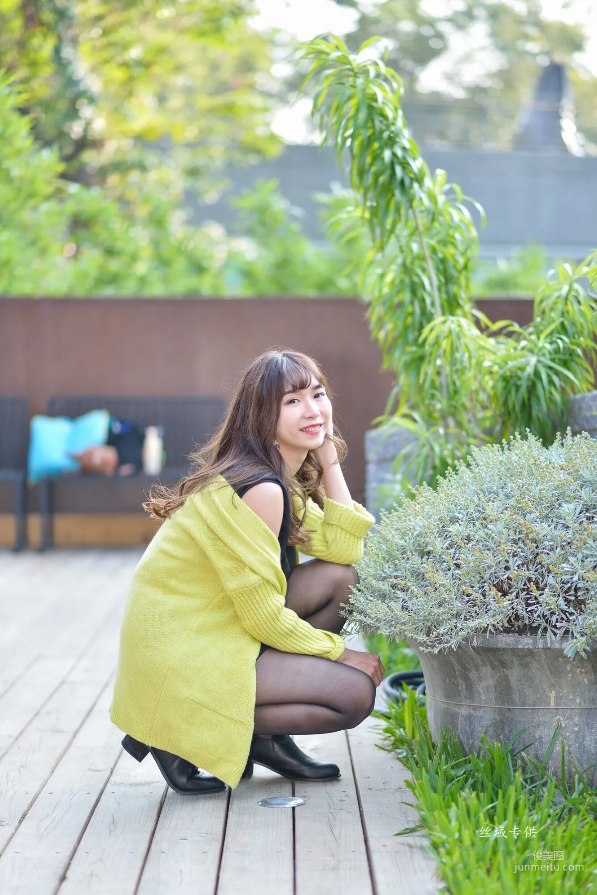 [台灣正妹] 題題《國美館.時裝》黑絲街拍 寫真集 137
