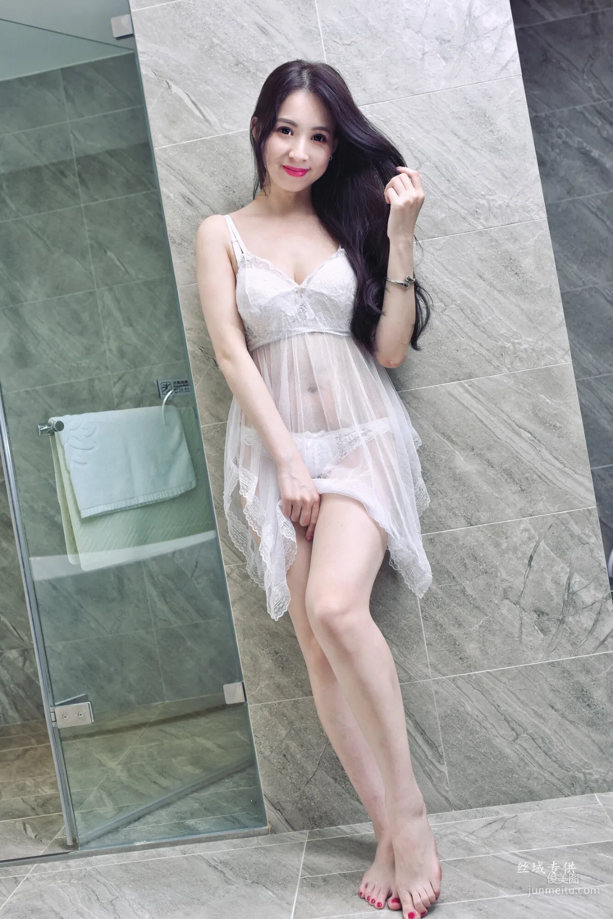 [台灣正妹] 雪菁《棚拍三套服裝》 寫真集 35