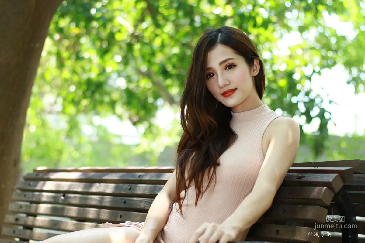 [台湾正妹] Go Go 高雄美術館 写真集73