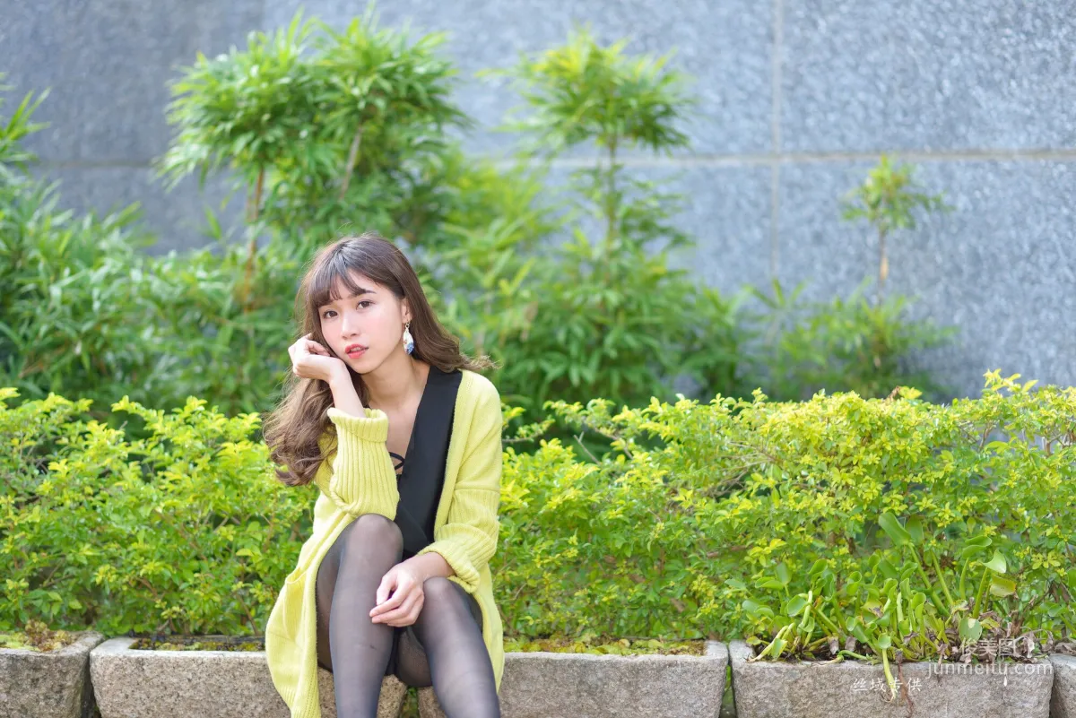 [台灣正妹] 題題《國美館.時裝》黑絲街拍 寫真集 109