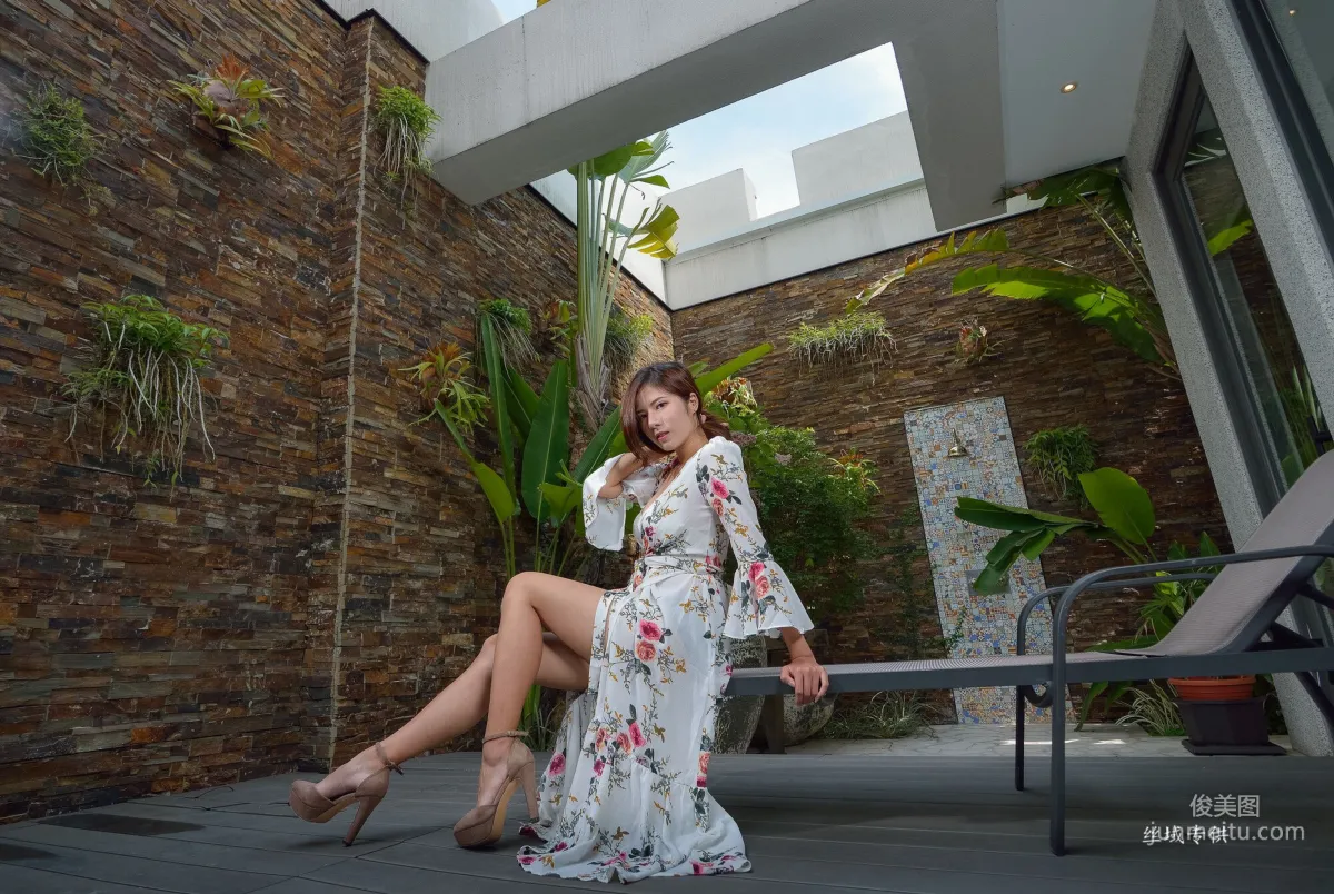 [台灣正妹] 方唯真《芭蕾.性感旅拍》長裙 寫真集 30