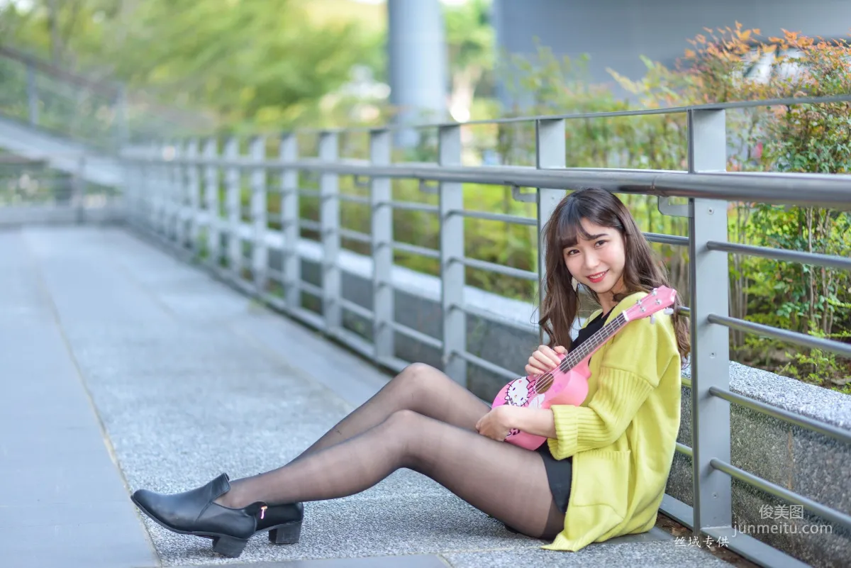[台灣正妹] 題題《國美館.時裝》黑絲街拍 寫真集 54
