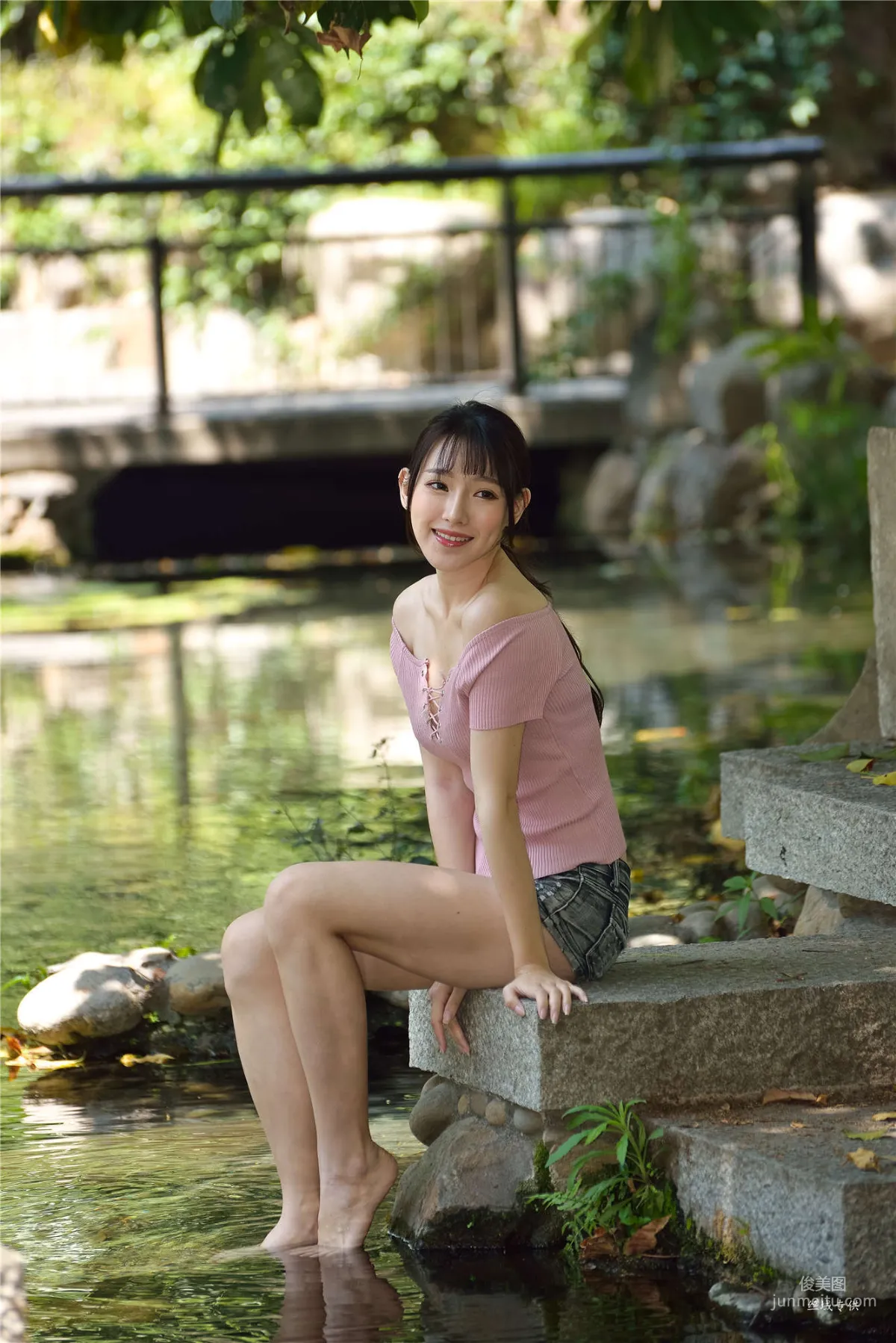 [台灣正妹] 比比《國美.時裝》熱褲街拍 寫真集 1