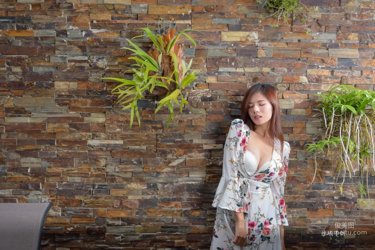 [台灣正妹] 方唯真《芭蕾.性感旅拍》長裙 寫真集 48