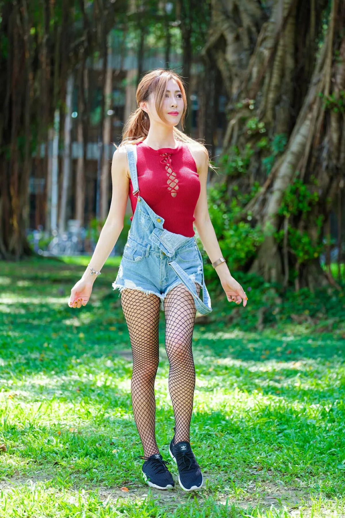 [台灣正妹] 黃艾比《外拍服裝》網襪系列 寫真集 41