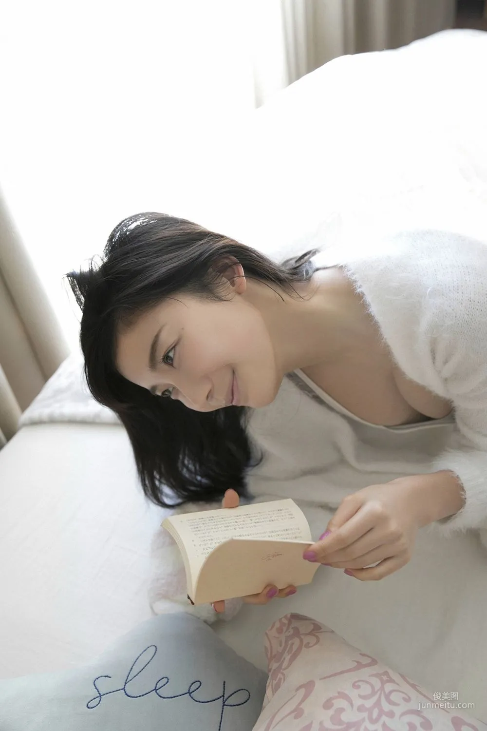 小倉優香《女神降臨》 [YS-Web] Vol.811 写真集5