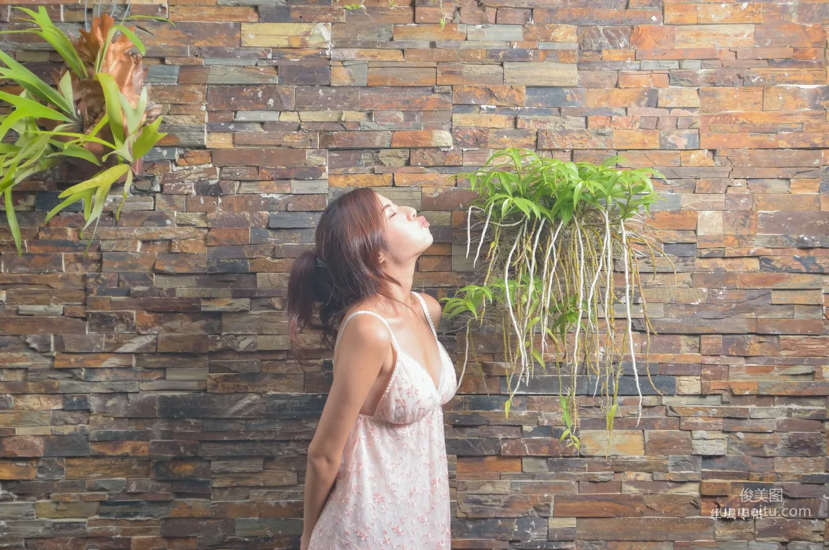 [台灣正妹] 方唯真《芭蕾.性感旅拍》睡衣 寫真集 76