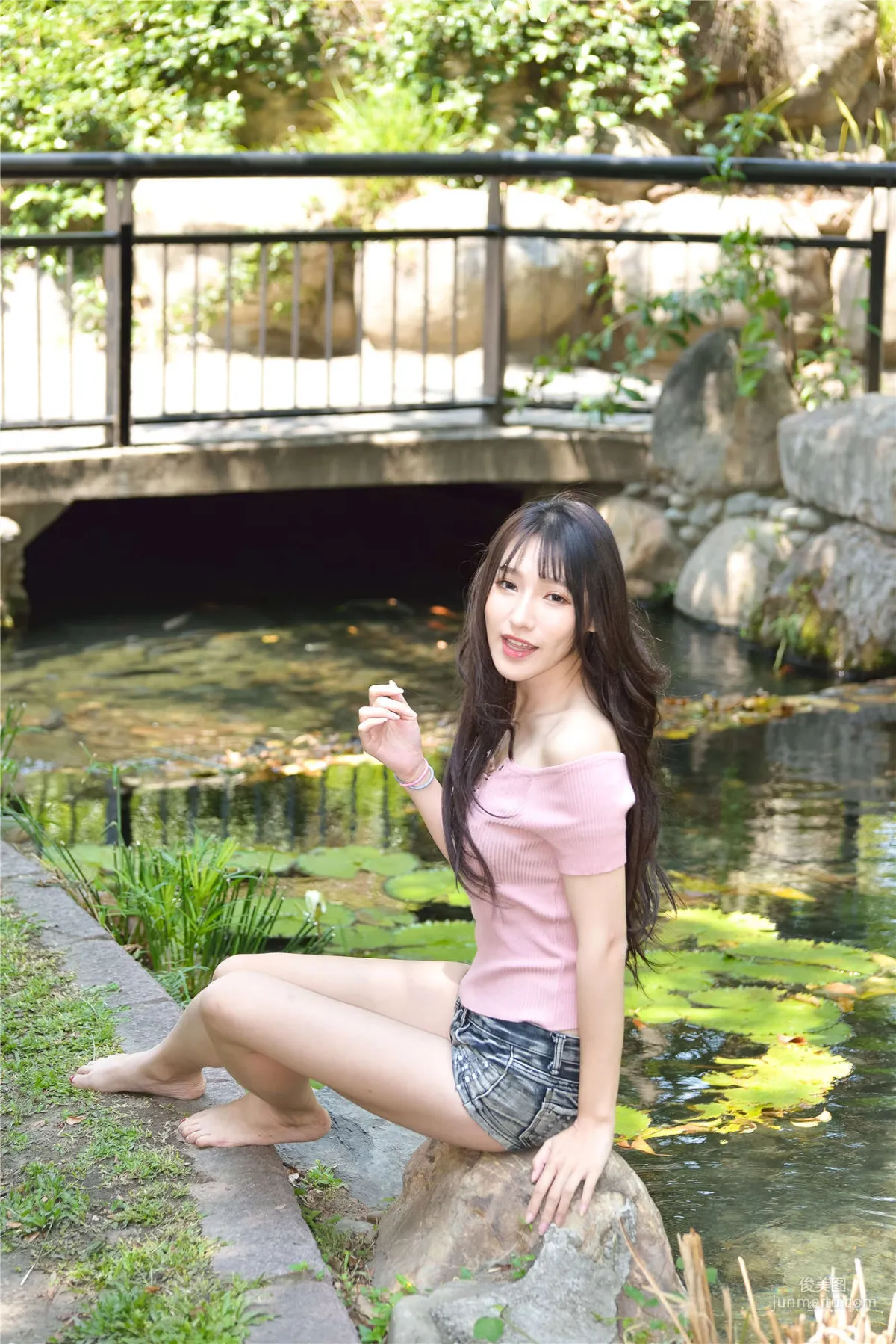 [台灣正妹] 比比《國美.時裝》熱褲街拍 寫真集 96