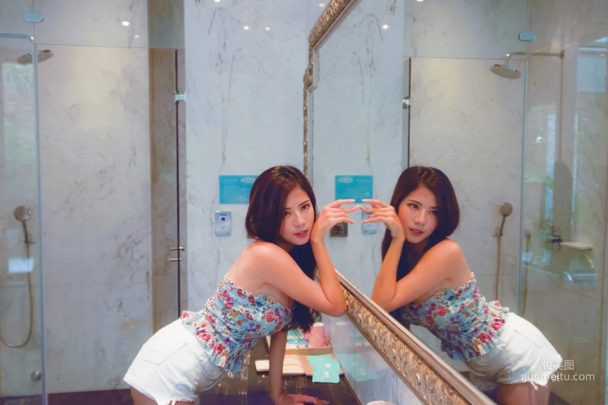 [台湾正妹] 方唯真《芭蕾.性感旅拍》浴室 写真集7