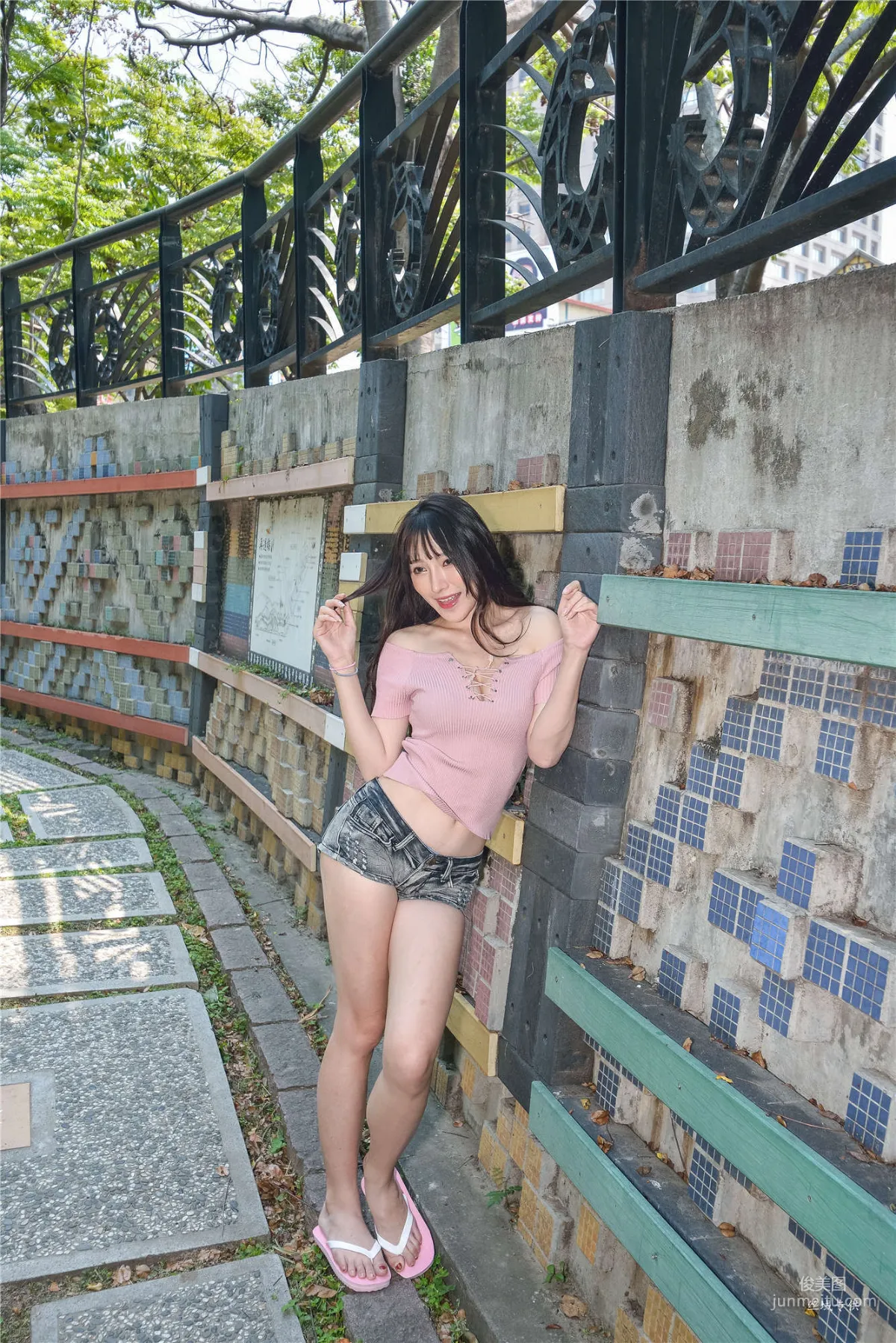 [台灣正妹] 比比《國美.時裝》熱褲街拍 寫真集 137