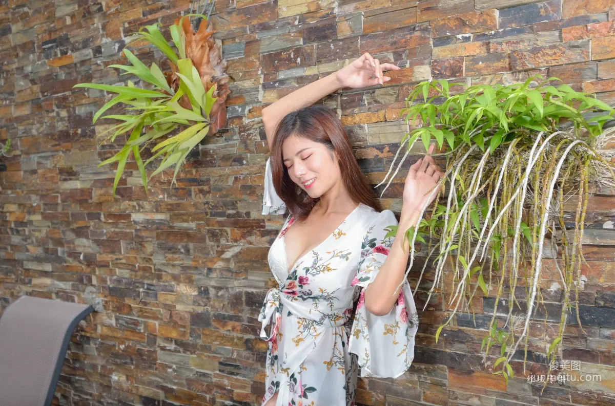 [台灣正妹] 方唯真《芭蕾.性感旅拍》長裙 寫真集 42