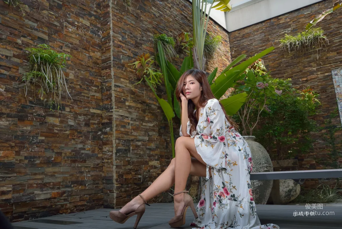 [台灣正妹] 方唯真《芭蕾.性感旅拍》長裙 寫真集 27