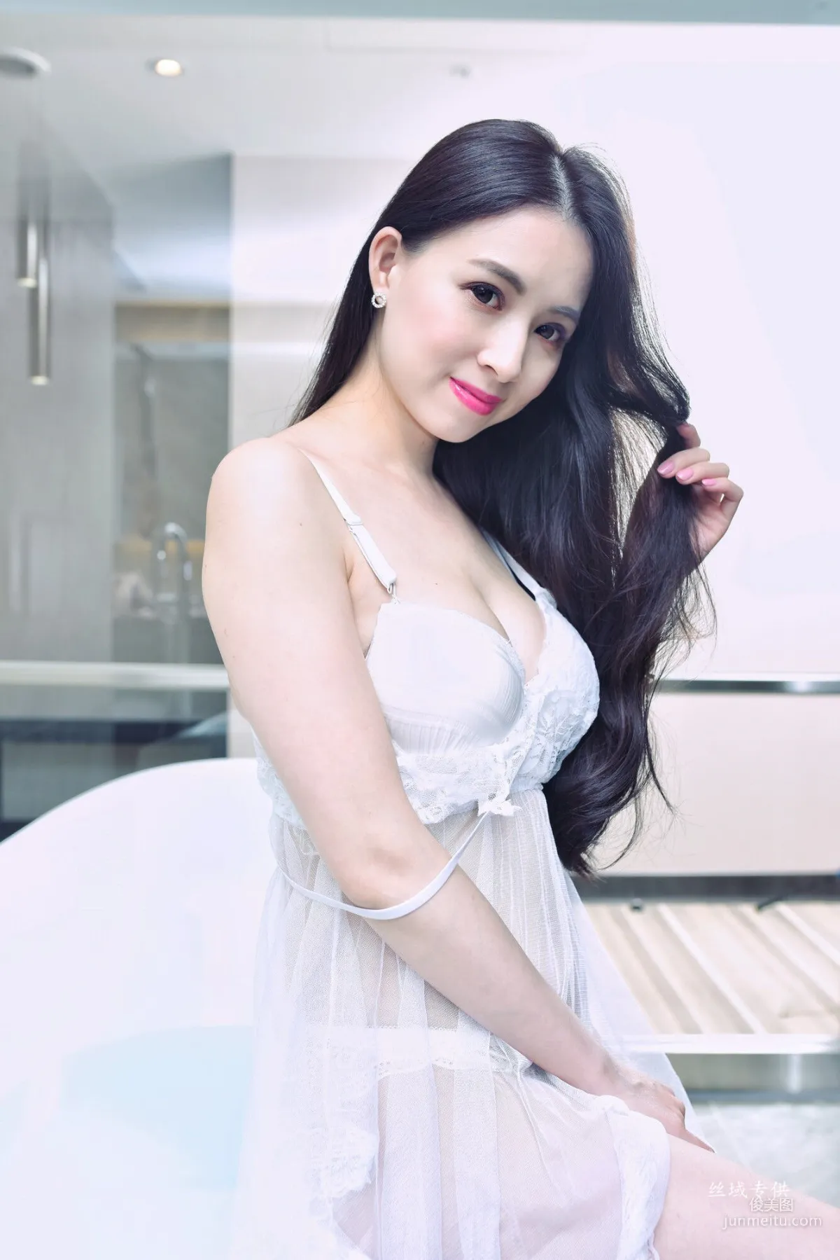 [台灣正妹] 雪菁《棚拍三套服裝》 寫真集 24
