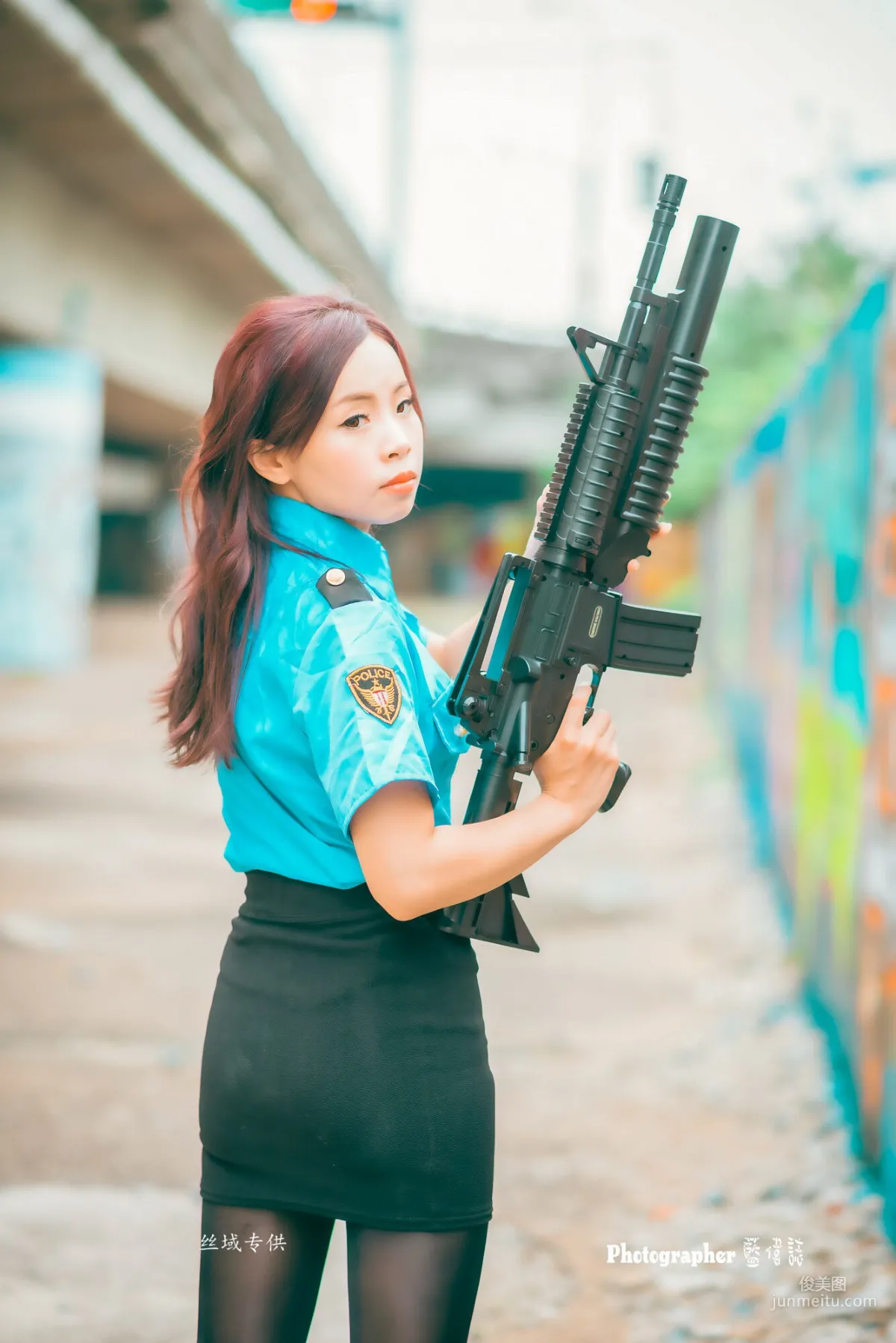 [台灣正妹] 賴筱菁《中彰橋下》(女警黑絲） 寫真集 30