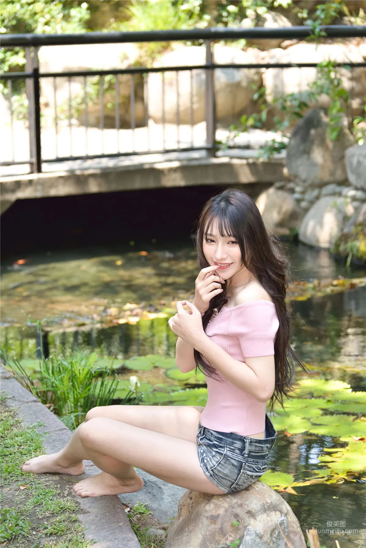 [台灣正妹] 比比《國美.時裝》熱褲街拍 寫真集 97