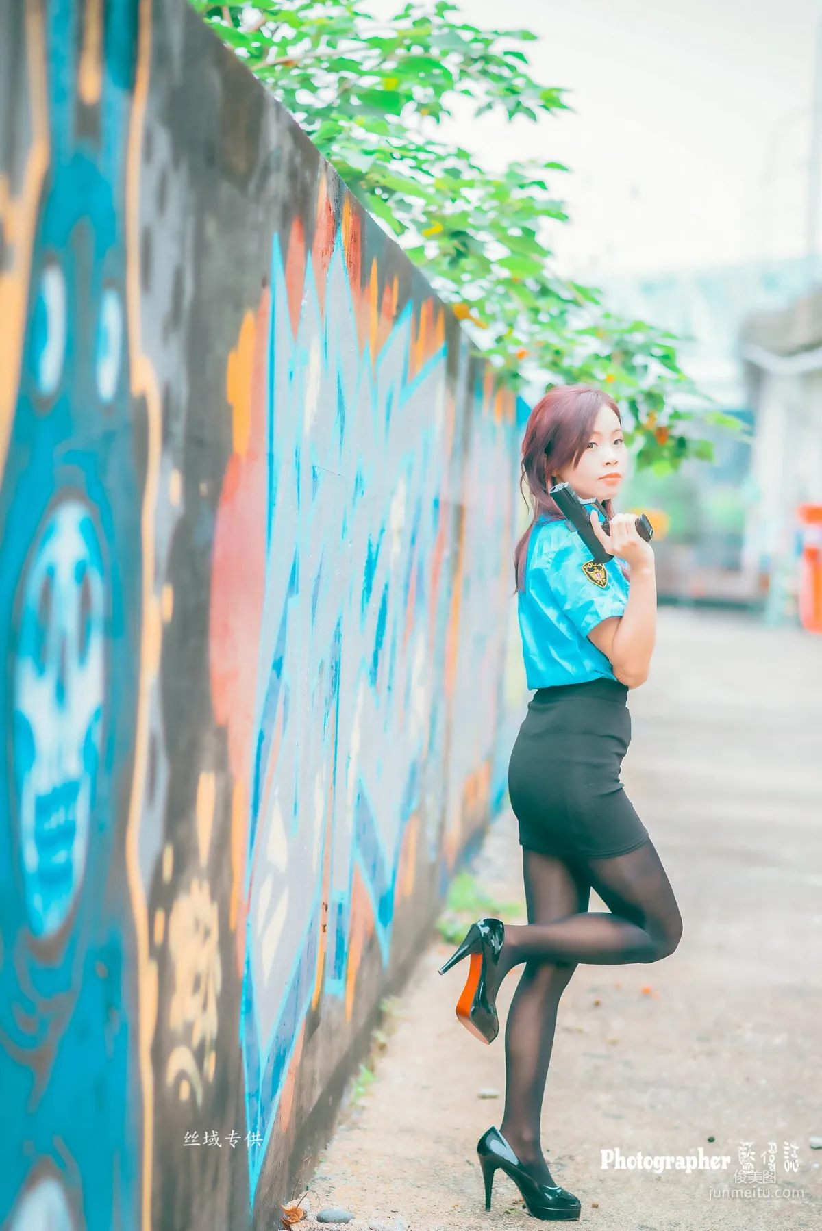 [台灣正妹] 賴筱菁《中彰橋下》(女警黑絲） 寫真集 5