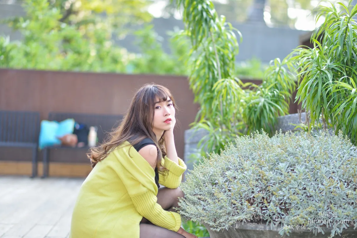 [台灣正妹] 題題《國美館.時裝》黑絲街拍 寫真集 136