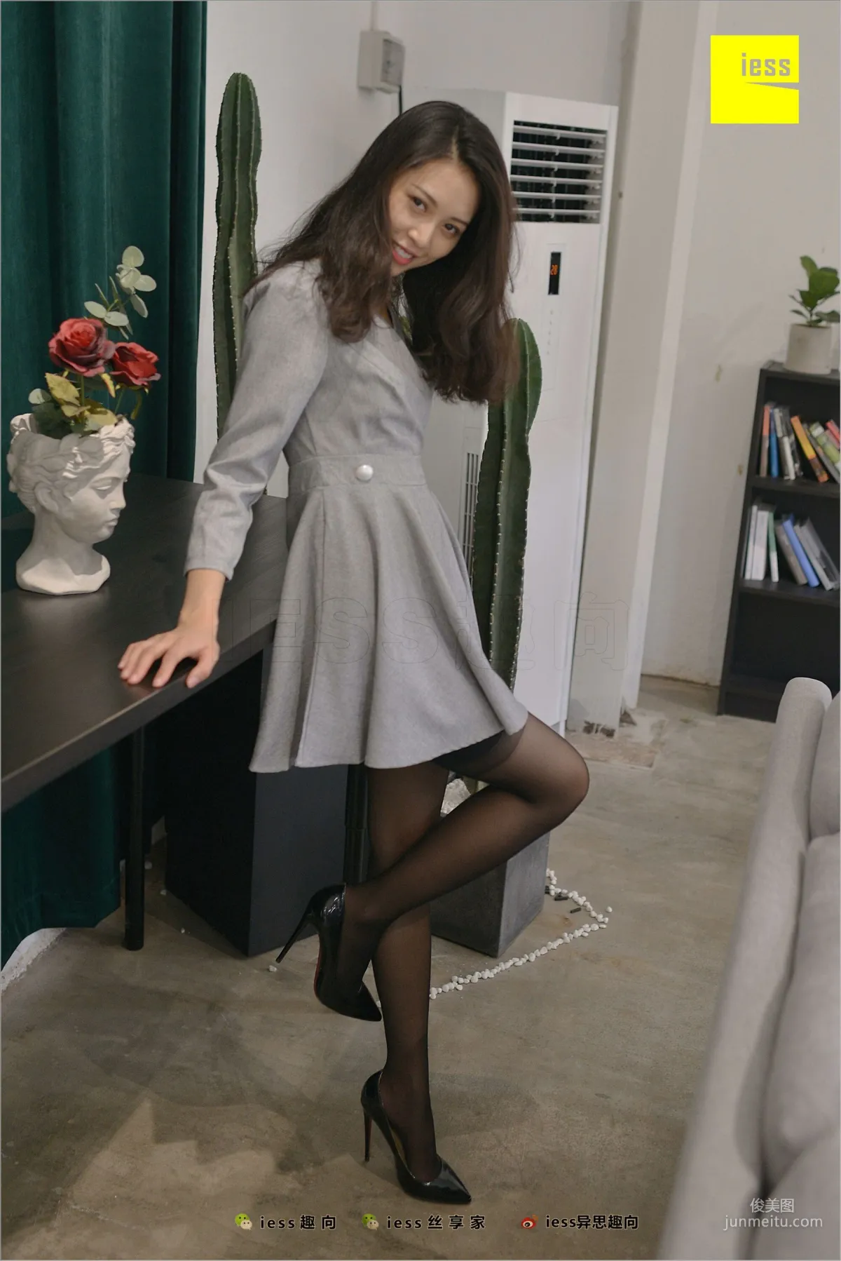 邱主管《新模特》 [異思趣向IESS] 絲足便當255 寫真集 51