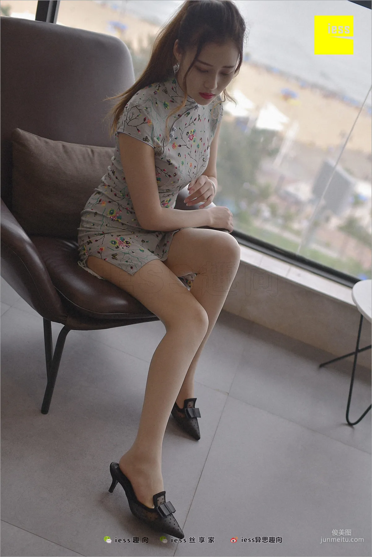 九妹《九妹的短旗袍》 [異思趣向IESS] 絲足便當247 寫真集 20
