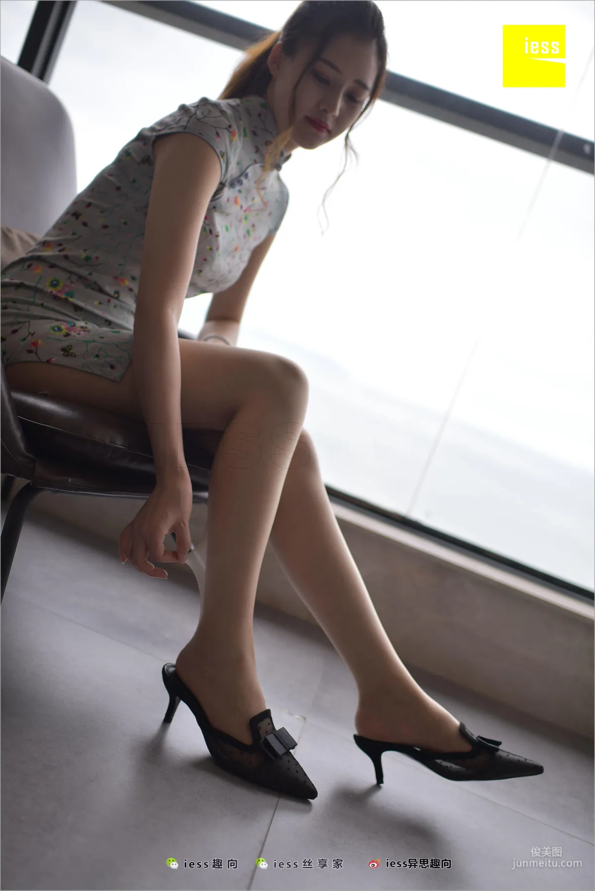 九妹《九妹的短旗袍》 [異思趣向IESS] 絲足便當247 寫真集 56