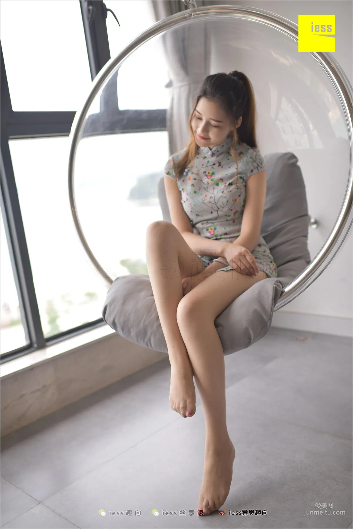 九妹《九妹的短旗袍》 [異思趣向IESS] 絲足便當247 寫真集 85