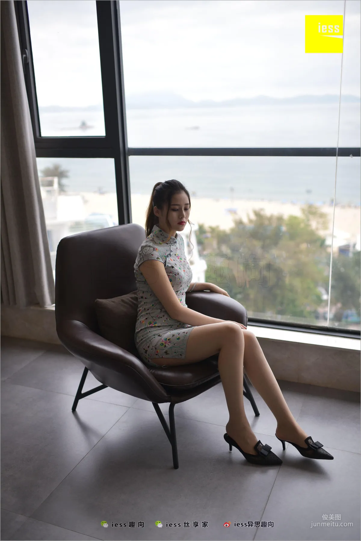 九妹《九妹的短旗袍》 [異思趣向IESS] 絲足便當247 寫真集 50