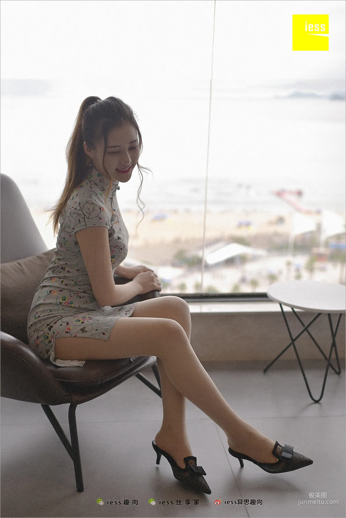 九妹《九妹的短旗袍》 [異思趣向IESS] 絲足便當247 寫真集 26