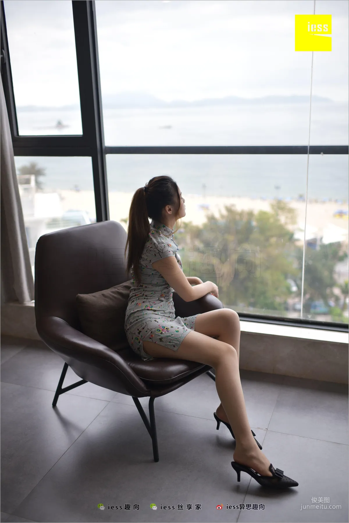 九妹《九妹的短旗袍》 [異思趣向IESS] 絲足便當247 寫真集 51