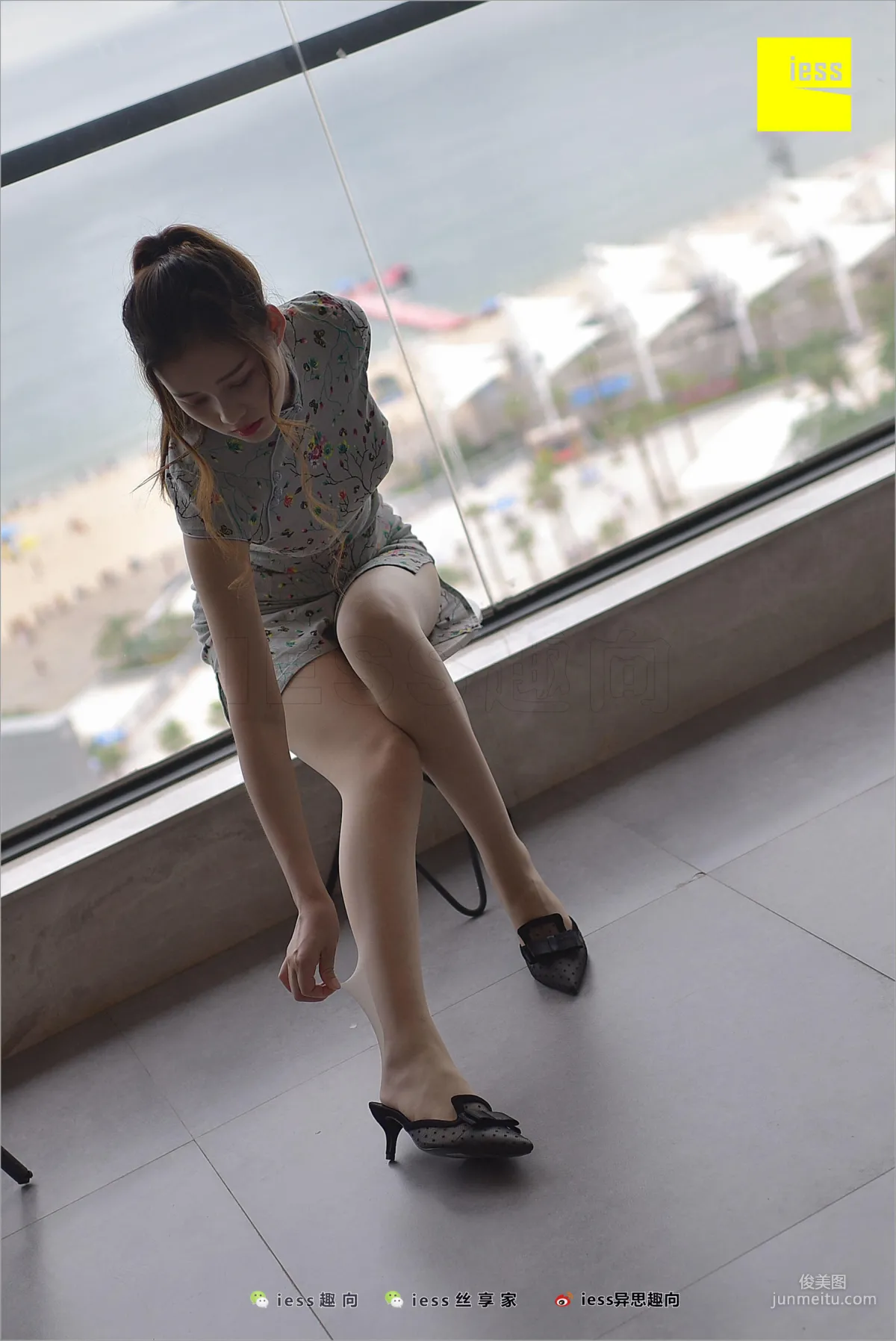 九妹《九妹的短旗袍》 [異思趣向IESS] 絲足便當247 寫真集 37