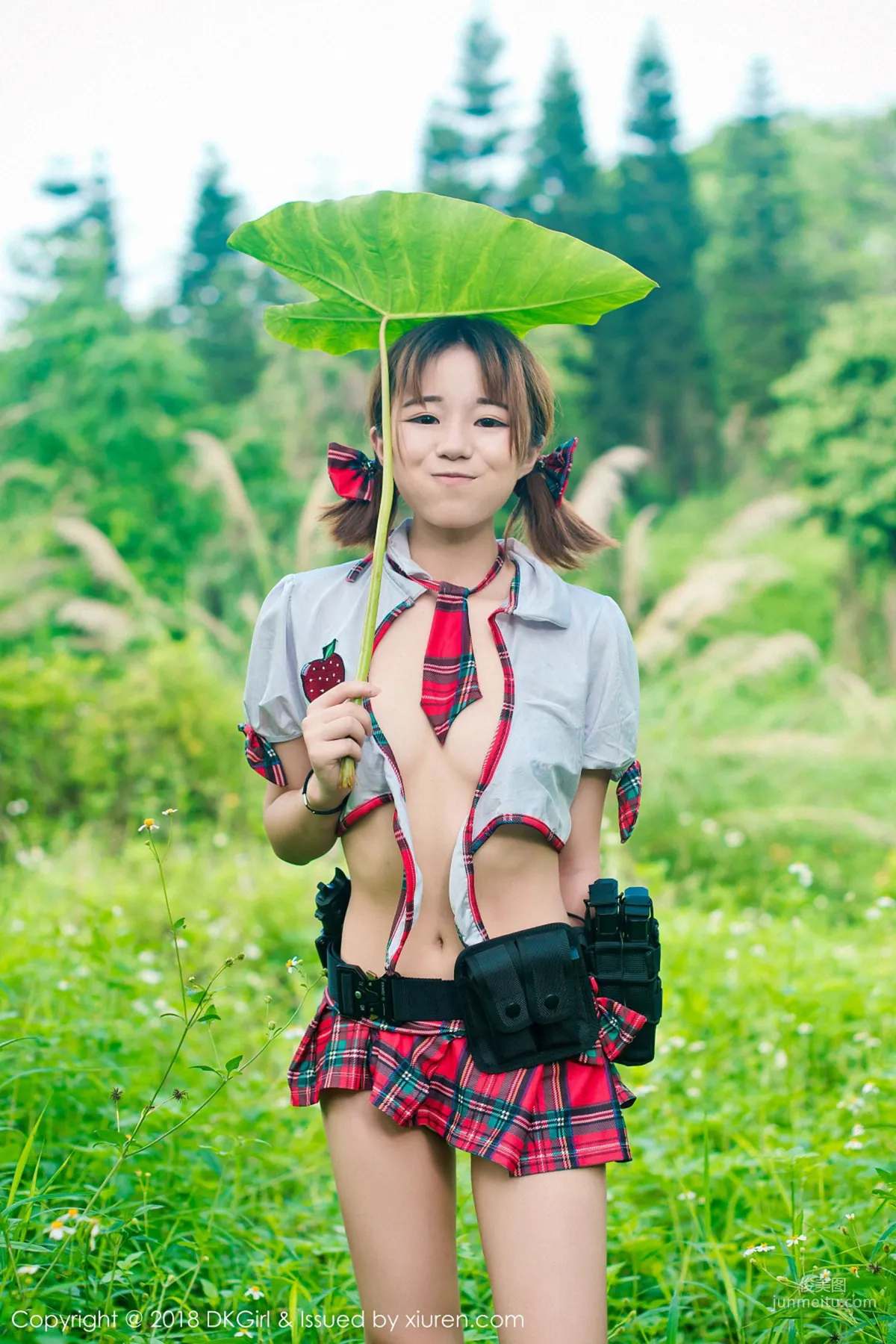 倉井優香《戶外露出狂野》 [禦女郎DKGirl] Vol.076 寫真集 33
